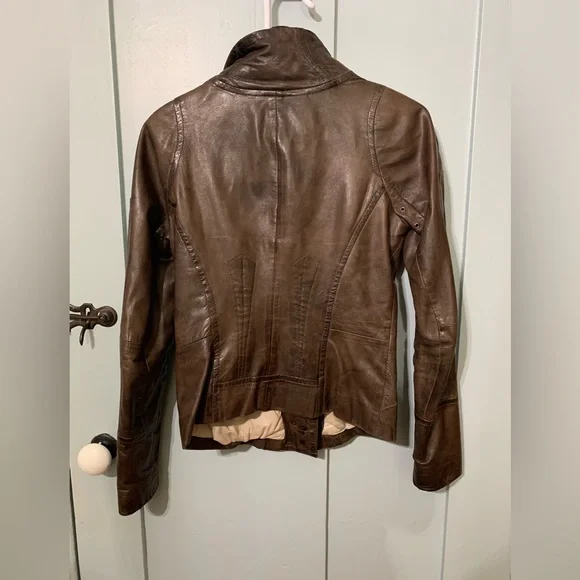 Danier leather jacket - Picture 2 of 6